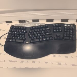 Adesso PCK-208B Ergonomic Wired USB Keyboard - Gaming PC Keyboard Tested Working